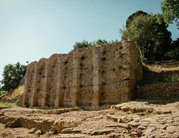 In Val di Cornia il relax è una questione millenaria, Populonia docet